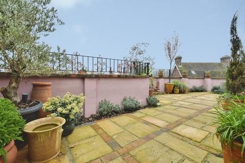 3 bedroom end of terrace house for sale, Landgate, East Sussex TN31