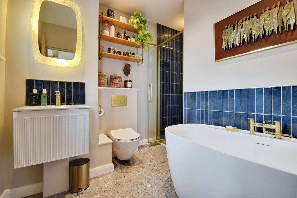 En-Suite Bath/Shower