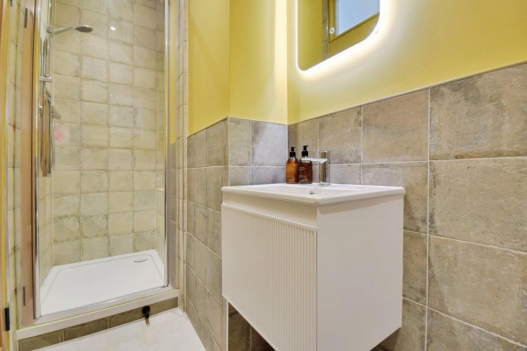 En-Suite Shower