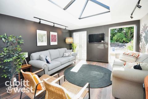 undefined, London Road Portsmouth PO2