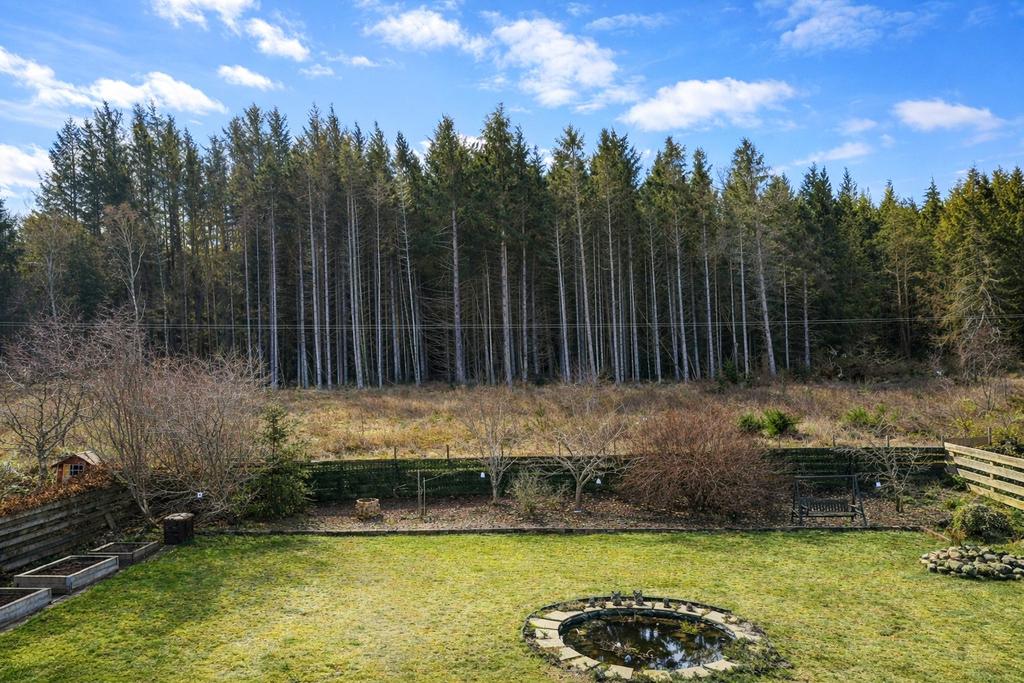 Garden and Location