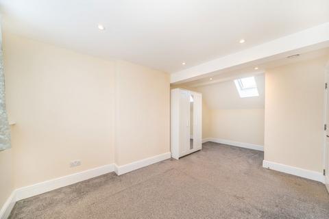 2 bedroom flat to rent, Oaklands Road, London NW2