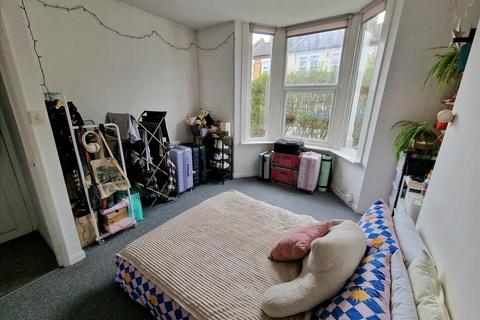 1 bedroom property to rent, Elmer Road, Catford, London, SE6