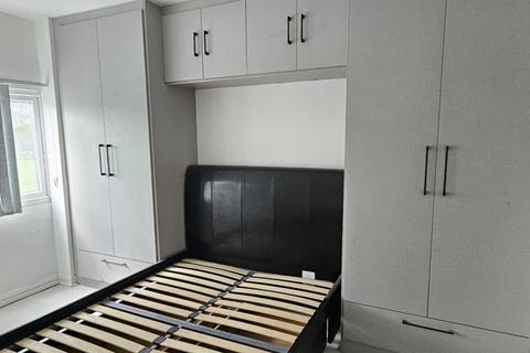 undefined, Dell Road, West Drayton, UB7