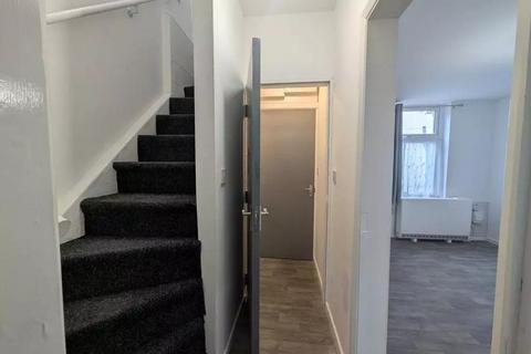 3 bedroom flat to rent, Leicester LE5