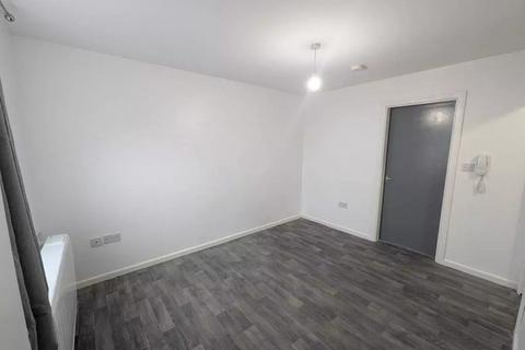 3 bedroom flat to rent, Leicester LE5