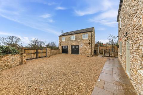 4 bedroom semi-detached house for sale, Sutton Lane, Knottingley WF11