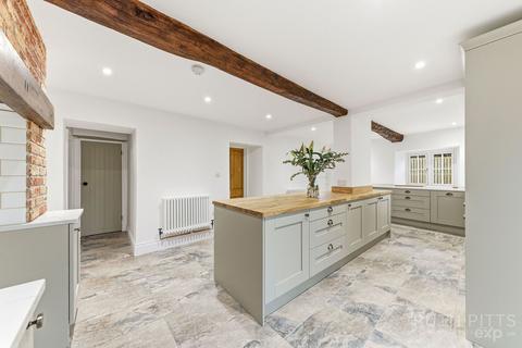 4 bedroom semi-detached house for sale, Sutton Lane, Knottingley WF11