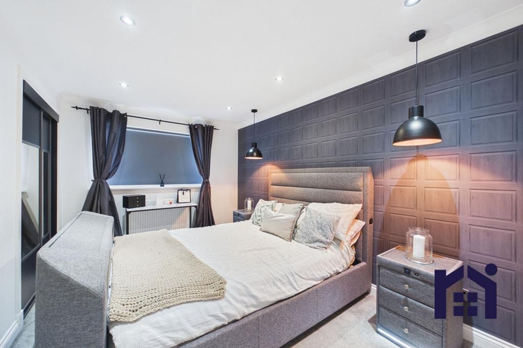 Principal bedroom