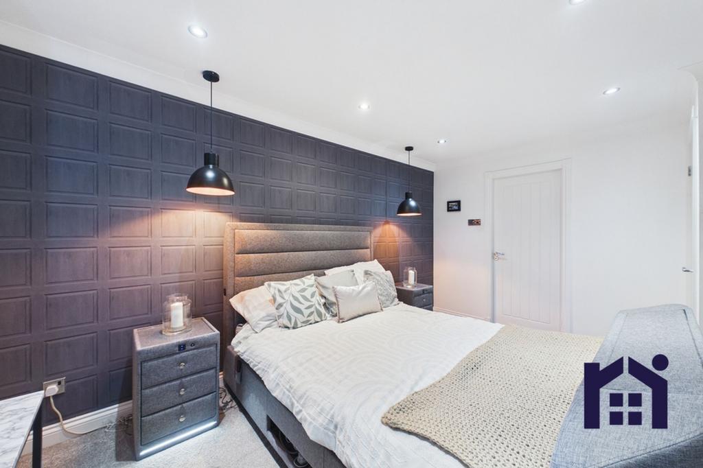Principal bedroom