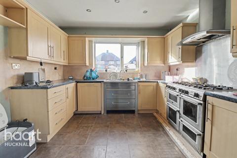 4 bedroom semi-detached house for sale, Meadow Close, Nottingham