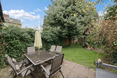 4 bedroom terraced house for sale, Crewys Road, NW2