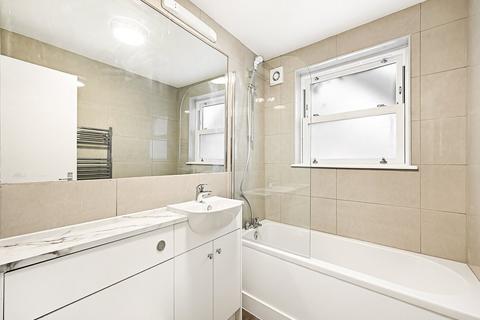 3 bedroom apartment to rent, Fulham Road, London, SW6