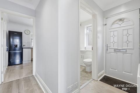 undefined, Turp Avenue, Grays RM16