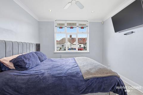 undefined, Turp Avenue, Grays RM16