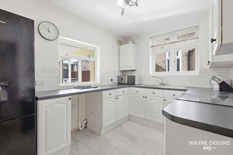 2 bedroom semi-detached bungalow for sale, Turp Avenue, Grays RM16