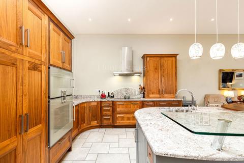 undefined, Thornhill