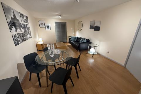 2 bedroom apartment to rent, St. Davids Court, Manchester, M8