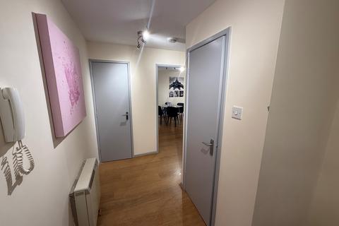 2 bedroom apartment to rent, St. Davids Court, Manchester, M8
