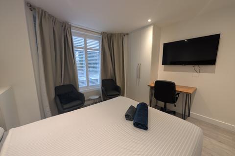 6 bedroom house share to rent, New Lane, Manchester, M30