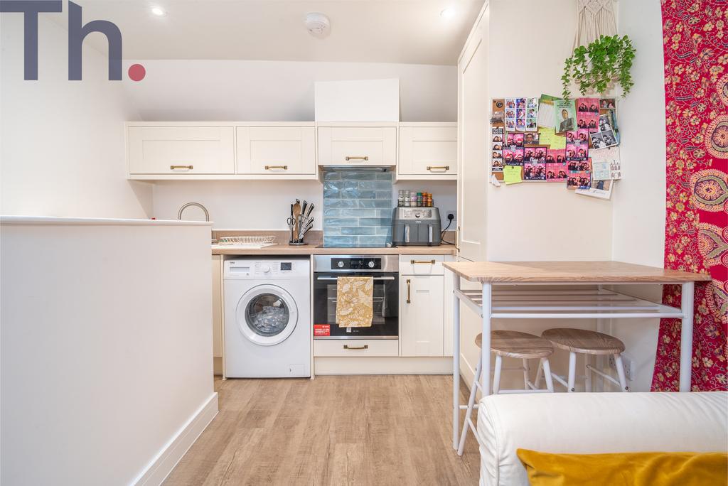 Kitchen &amp; Dining Area