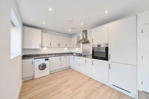 undefined, Upton NN5