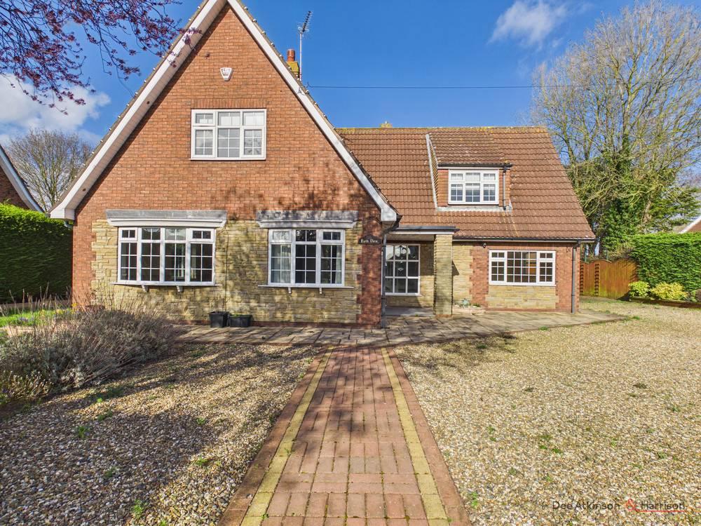 4 Bedroom Bungalow - detached for Sale