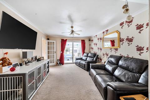 4 bedroom semi-detached house for sale, Ixworth Close, Shaw, Swindon