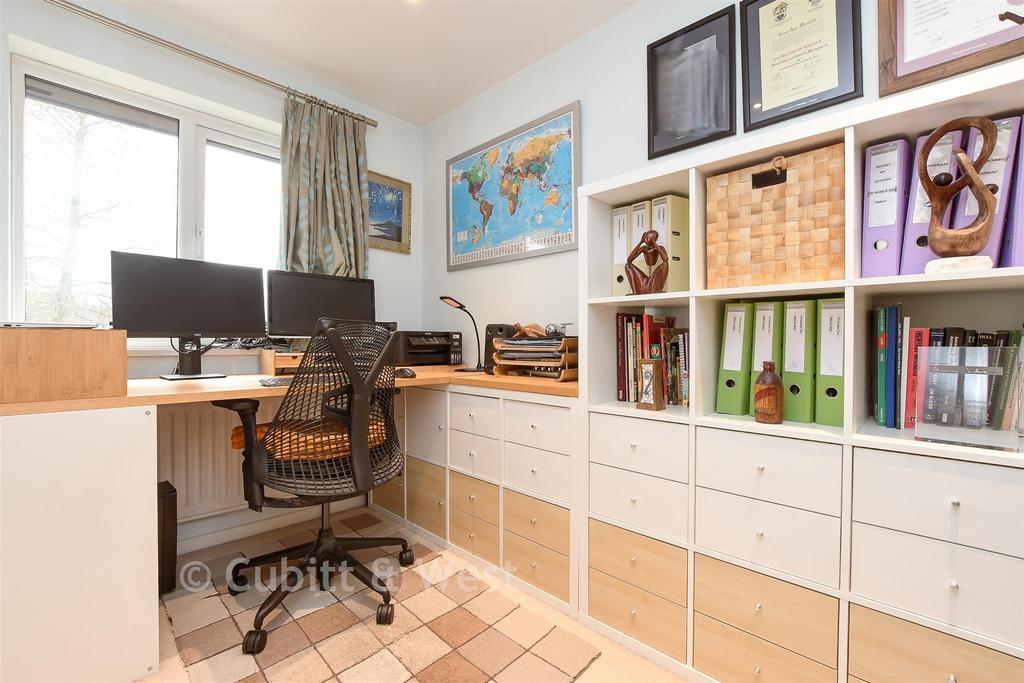 Bedroom 4 / Office