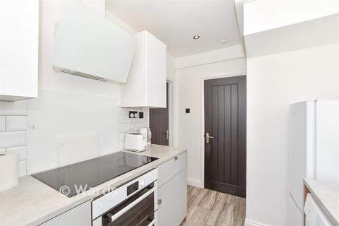 3 bedroom semi-detached house for sale, Nursery Close, Tonbridge TN10