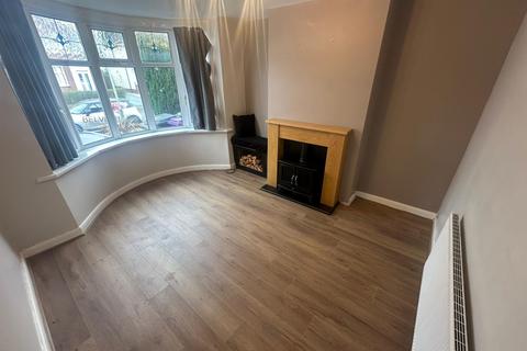 3 bedroom semi-detached house to rent, Beechwood Avenue, Wednesfield WV11