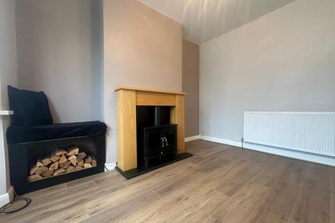 3 bedroom semi-detached house to rent, Beechwood Avenue, Wednesfield WV11