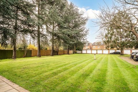 undefined, Heathside, Hounslow TW4