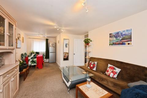 2 bedroom apartment for sale, Lampits, Hoddesdon