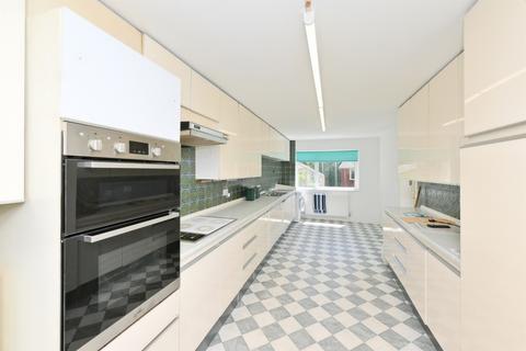 4 bedroom detached house for sale, Riversmead, Hoddesdon