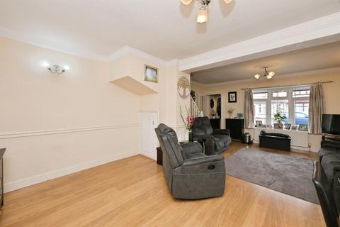 3 bedroom terraced house for sale, River Avenue, Hoddesdon