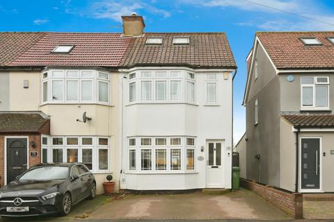 River Avenue, Hoddesdon