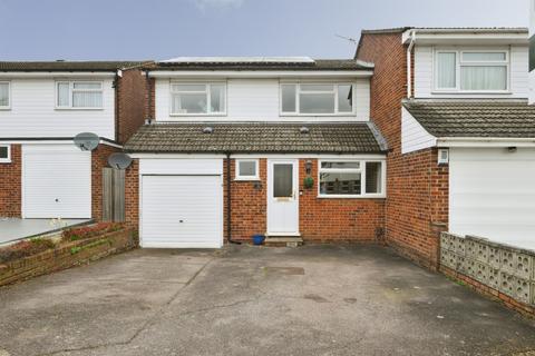 Charlton Close, HODDESDON