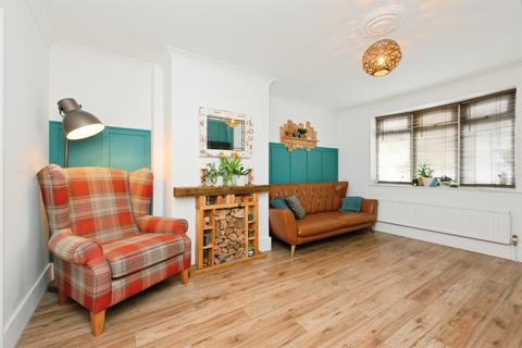 3 bedroom terraced house for sale, River Avenue, HODDESDON