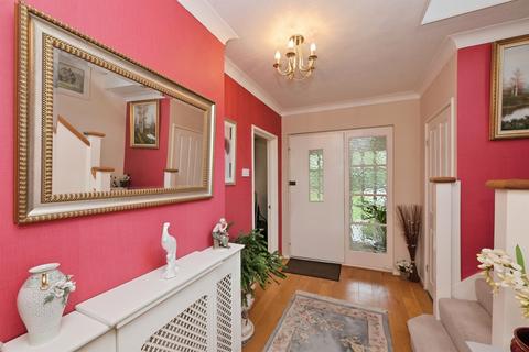 3 bedroom semi-detached house for sale, Rosehill Close, Hoddesdon