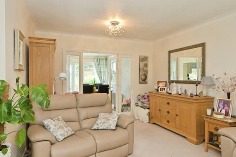 3 bedroom semi-detached house for sale, Rosehill Close, Hoddesdon