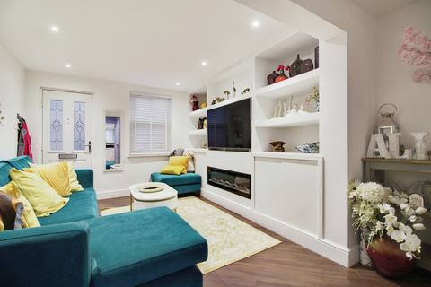 2 bedroom terraced house for sale, North Road, Hoddesdon