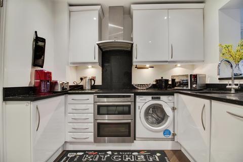 2 bedroom terraced house for sale, North Road, Hoddesdon
