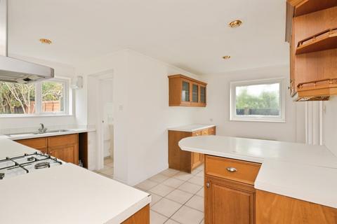 3 bedroom detached house for sale, Wallers Way, Hoddesdon