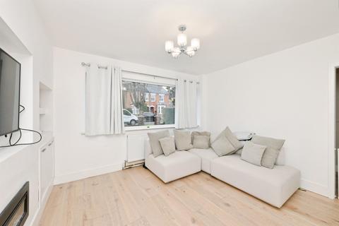 3 bedroom terraced house for sale, Walton Road, HODDESDON