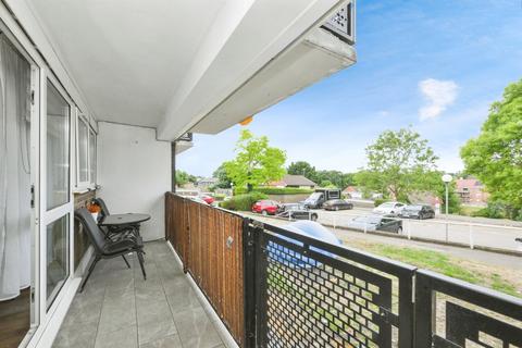undefined, Hillside, Hoddesdon