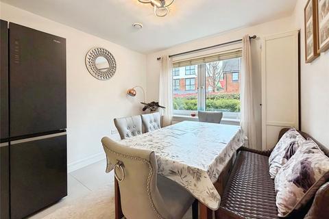 3 bedroom semi-detached house to rent, Greenham Avenue, Reading RG2