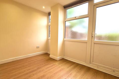 1 bedroom flat to rent, Jordans Close, Stanwell, Staines-upon-Thames
