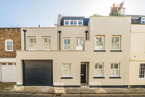 undefined, Church Street, Old Isleworth TW7