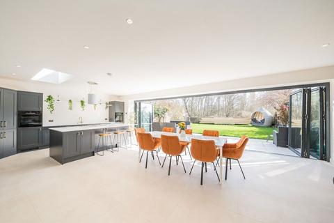 undefined, Church Street, Old Isleworth TW7